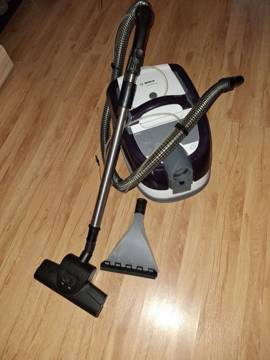 Пилосос Bosch AquaWash & Clean Serie 4