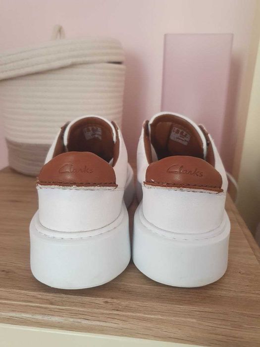 Стильне Взуття Clarks 25 см вузька стопа