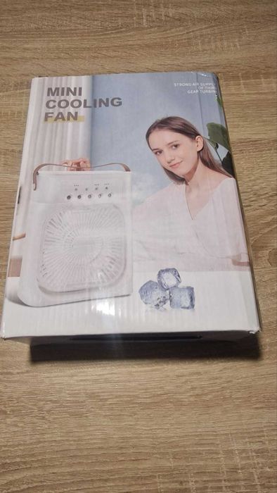 Wiatrak Biurkowy Wentylator USB z Funkcją Nawilżania i Chłodzenia