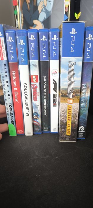 PlayStation 4 Pro, 2 pady + 8gier