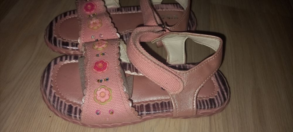 Босоножки на девочку