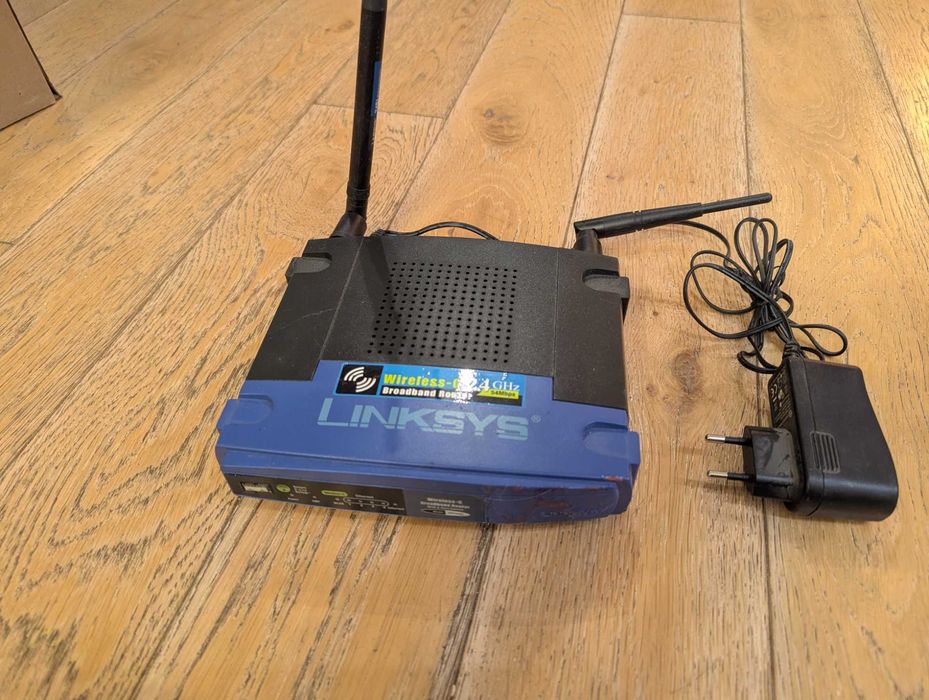 Linksys WRT54GL + antena Linksys 7 dbi