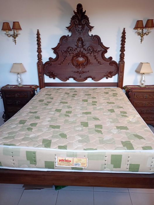 Bonita Mobília de Quarto Estilo Barroco com Colchão Pikolin