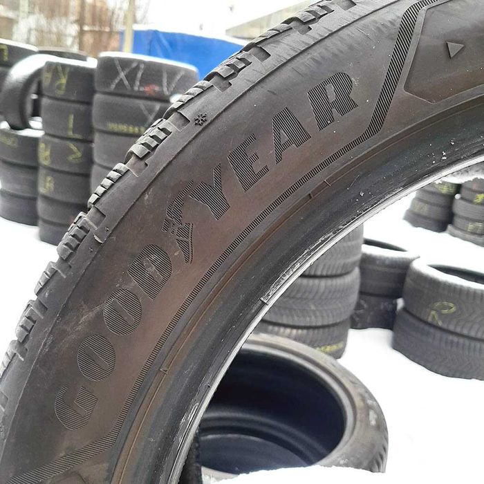 255/45 R19 Goodyear UltraGrip б/у шини 2шт * 2601035