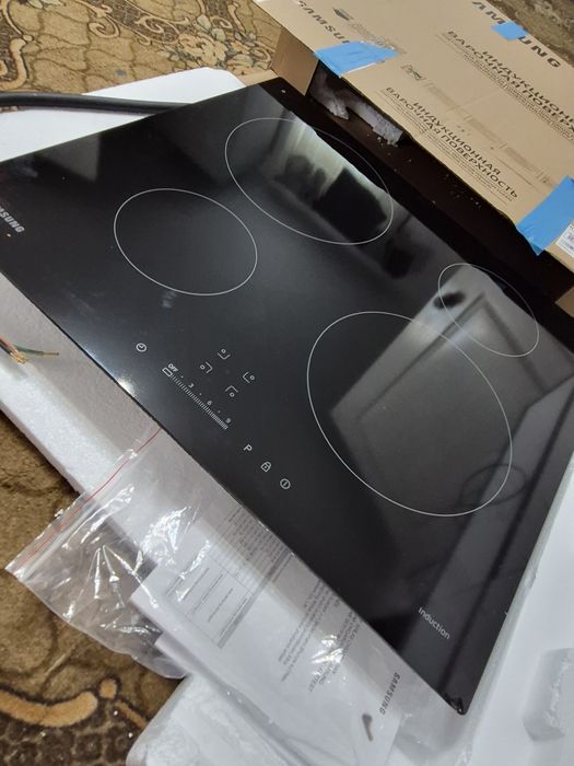 Індукційна варильна поверхня Samsung
