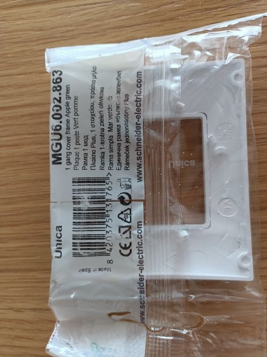 Ramka zieleń oliwkowa ołówki budowlane