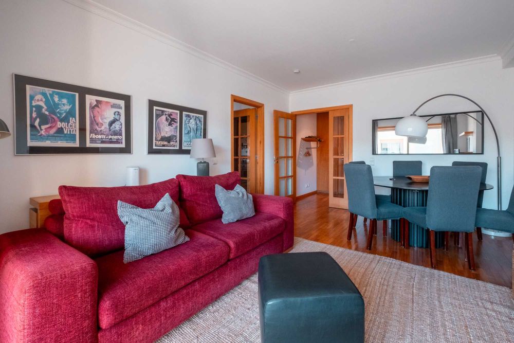 Sofá-cama em bom estado e de boa qualidade