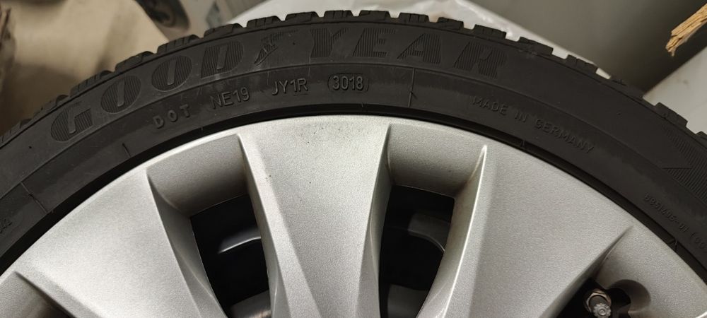 4 Jantes BMW 120d - 16'' com pneus de inverno Good Year