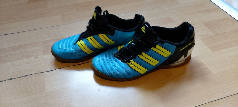 Fajne buty Adidas Predator stan super roz.38