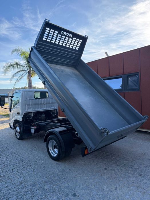 Toyota dyna tribasculante