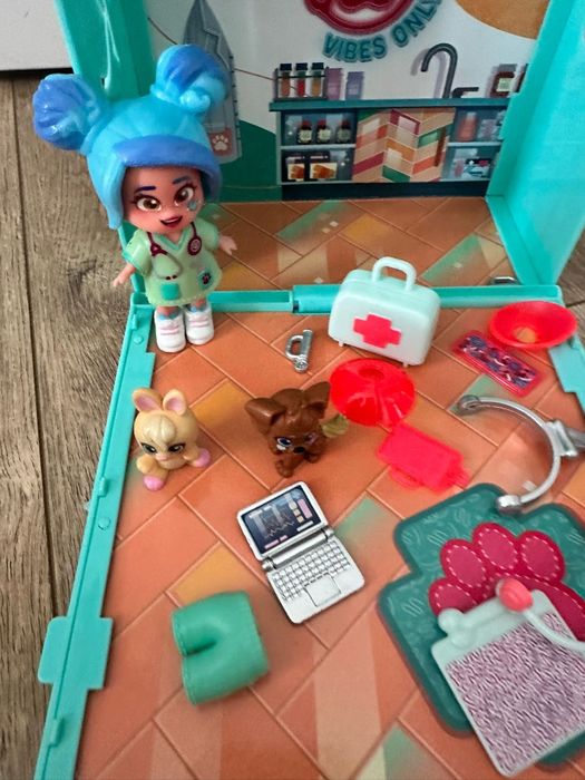 Polly pocket camper