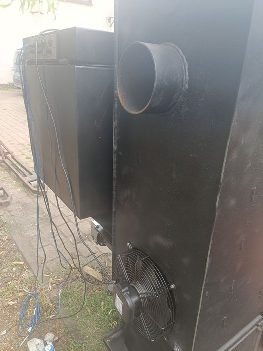 Piec nadmuchowy z podajnikiem