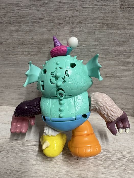 interaktywna figurka Crate Creatures Surprise KaBOOM