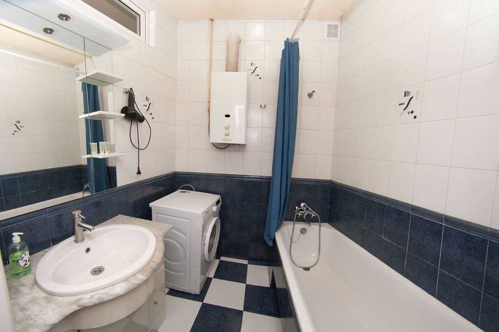 ЦЕНТР. 2-х. к.квартира.Д.Яворницького54. НОВИЙ РІК