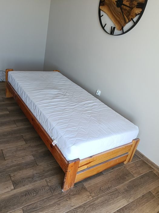 Łóżko 90×200 z materacem