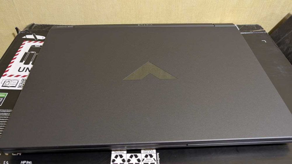 HP Victus Gaming 15-fa2082wm (B5EQ3UA) — бюджетний ноутбук з RTX 4050!