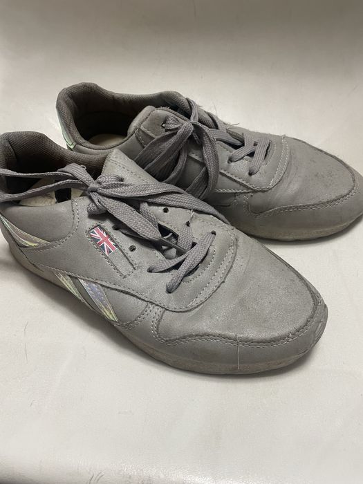 Calcado usado de senhora