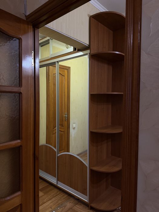 Продам Шафу-купе з кутовими полицями | Миколаїв