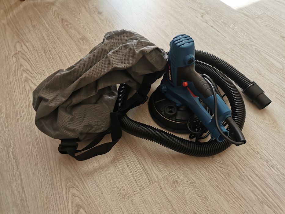 Szlifierka do powierzchni gipsowych 750W Dedra