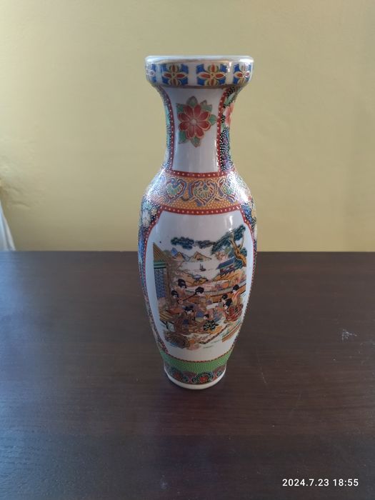Chiński wazonik ceramiczny