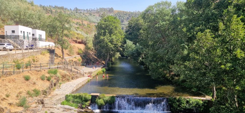 Terreno  3500m2  com ruína