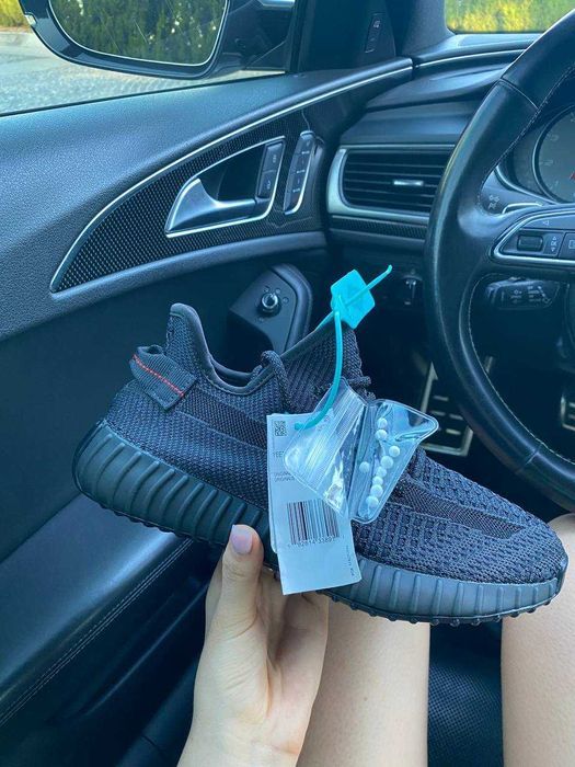 Мужские кроссовки Adidas Yeezy Boost 350 V2 Black Premium. 40-46