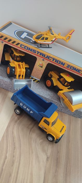 Samochodziki, autka budowlane z garażem