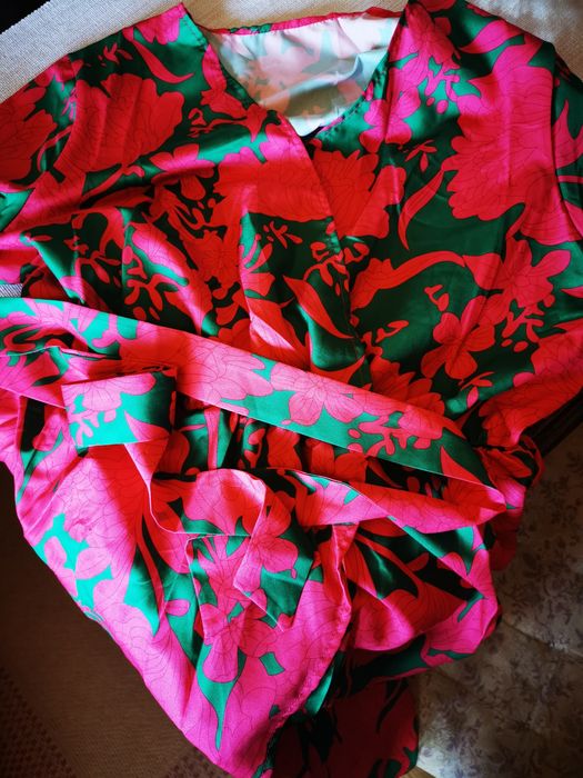 Vestido novo de  senhora com cinto