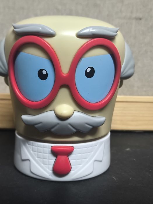 Jogo Professor Gênio/Cientista
Figura de um professor ou cientista com