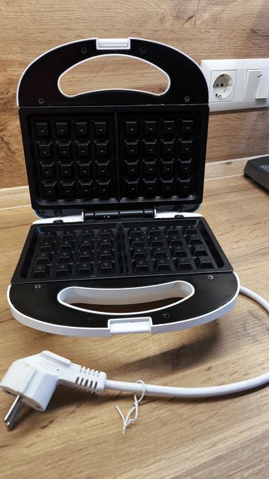 Вафельниця ROTEX