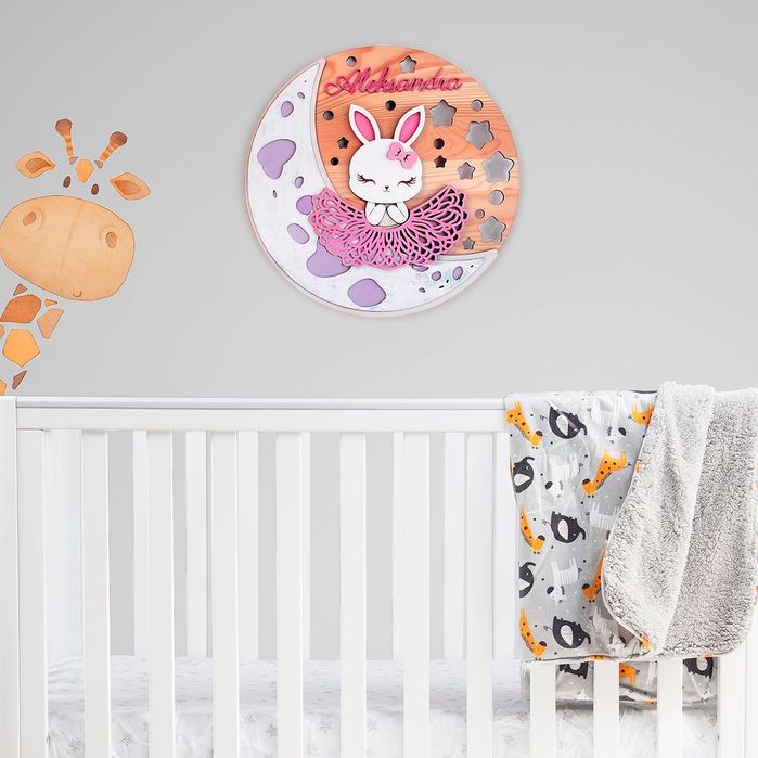 ENTEGRA: Placa Personalizada com Nome para Quarto de Bebé
