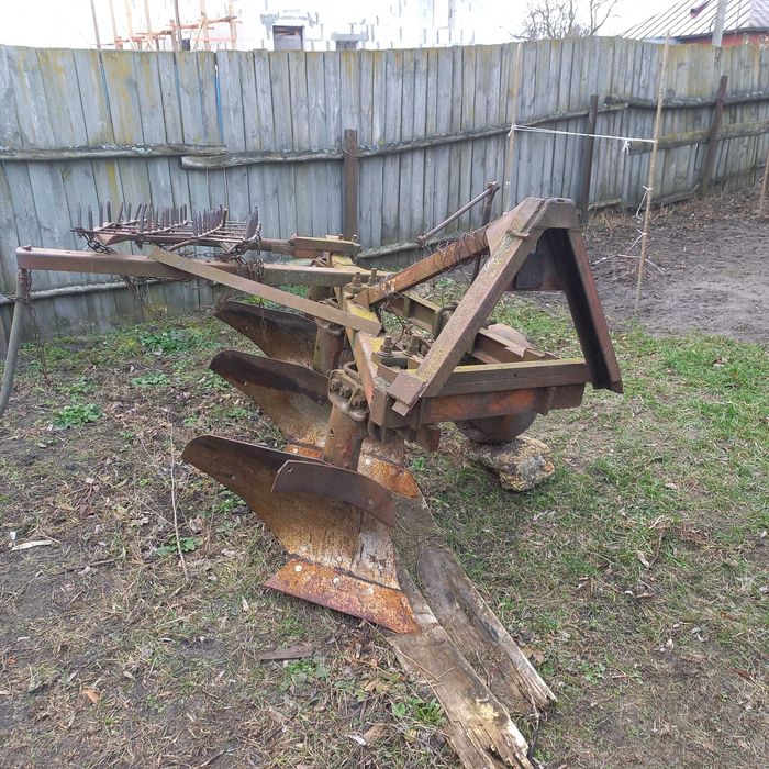 Продам плуг ПЛН 3.35