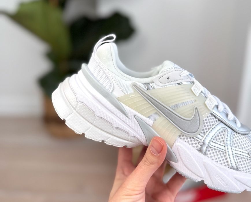 Топові кросівки Nike V2K run Оригінал ( 36.5, 37.5, 38, 39, 40 рр. )