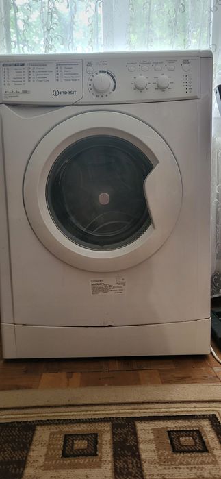 Продам пральну машинку Індезід