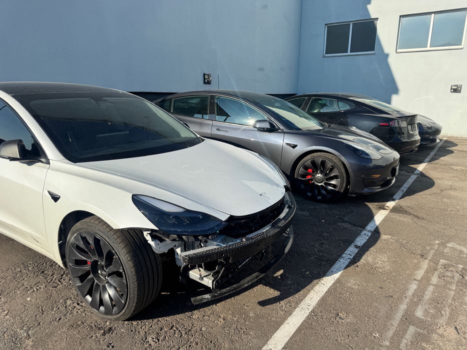 Tesla service тесла ремонт відновлення авто ремонт тесла