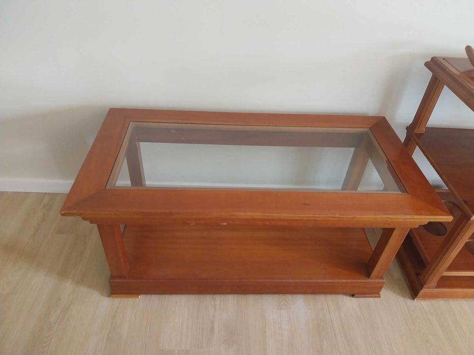 Mesa de apoio em cerejeira