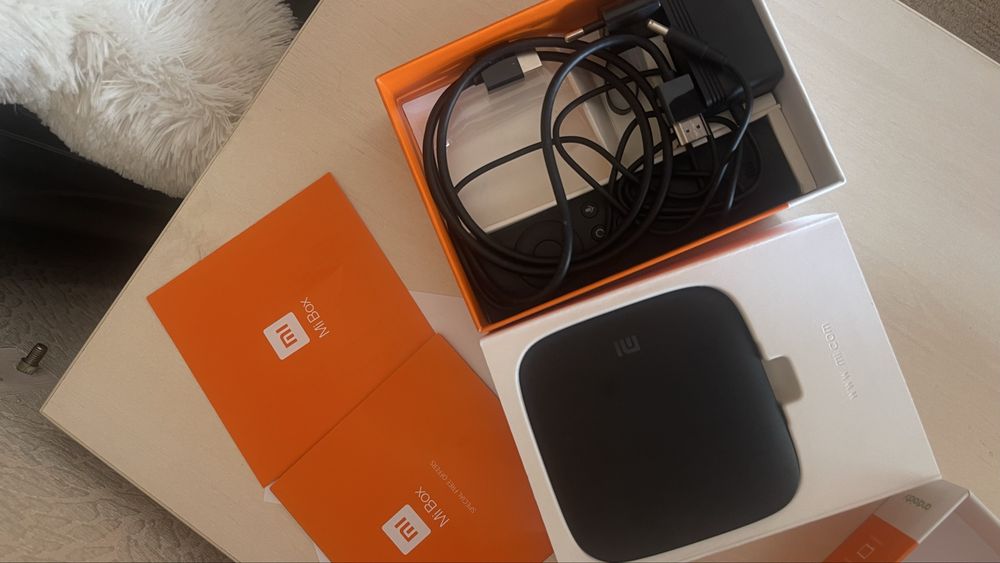 Приставка miBox