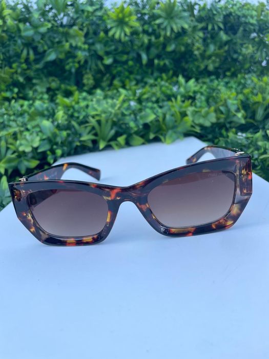 Oculos de sol novos