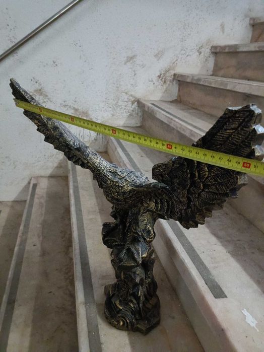 Estatua Águia do Benfica SLB