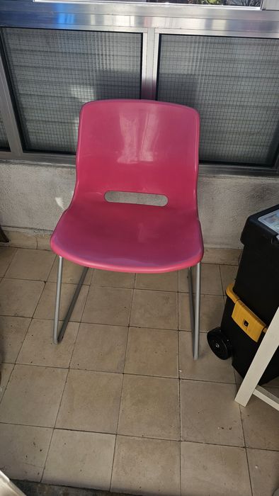 Cadeira cor de rosa