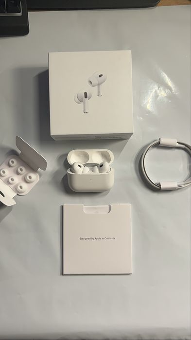 Apple air pods pro 2 ( gwarancja i kod seryjny na ostatnim zdjeciu)