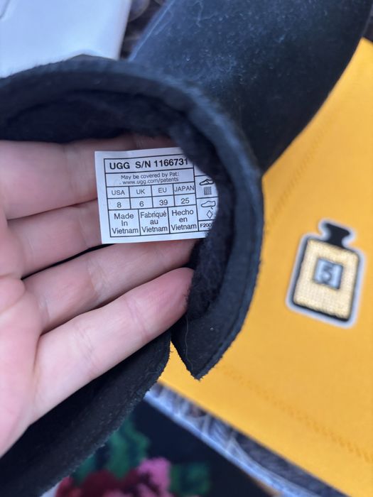 Продам оригінальні UGG чорного кольору