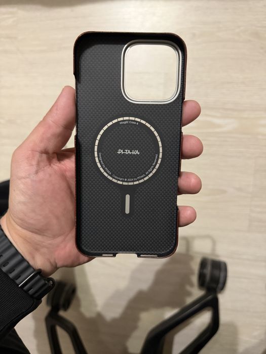 Pitaka Monogram Tactile Woven Case Gold/Red for iPhone 16 Pro Max