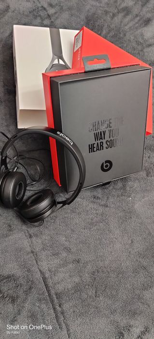 Headset de marca "Beats"