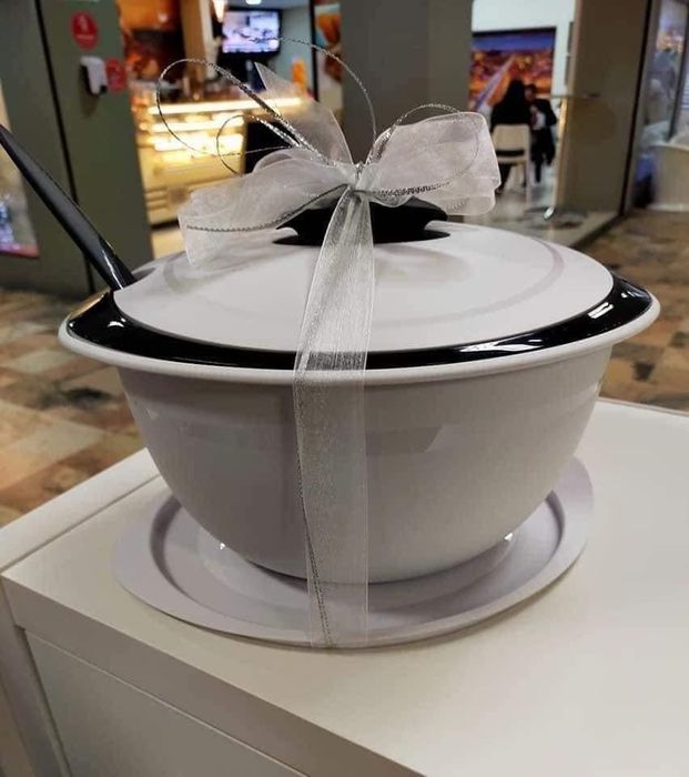 Terrina 3.5L com Colher Tupperware