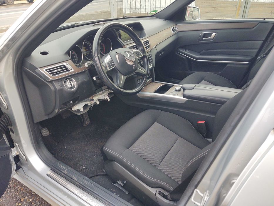 mercedes E-KLASA 2013r LIFT 2.2CDI 136KM NAVI uszkodzony