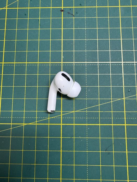Apple AirPods Pro 1-го покоління з кейсом (лише лівий навушник)