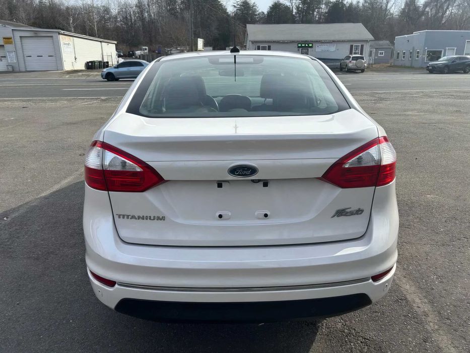 Ford Fiesta Titanium      2016