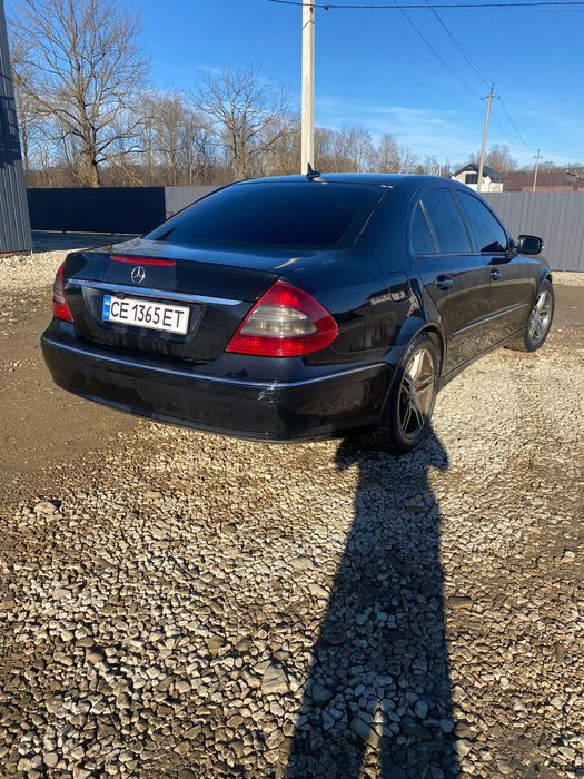 Продаю мерседес е320