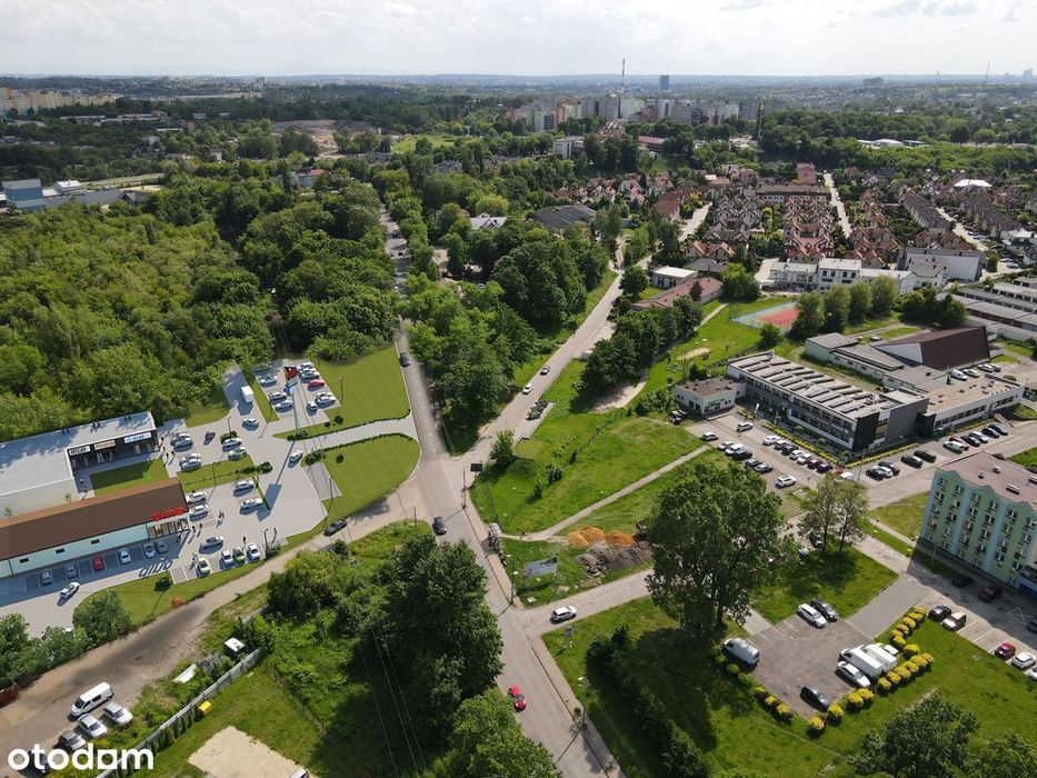 Działka 2513 m² z mediami i dobrym dojazdem